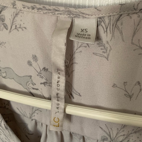 LC Lauren Conrad sleeveless fox print blouse XS - Picture 3 of 8